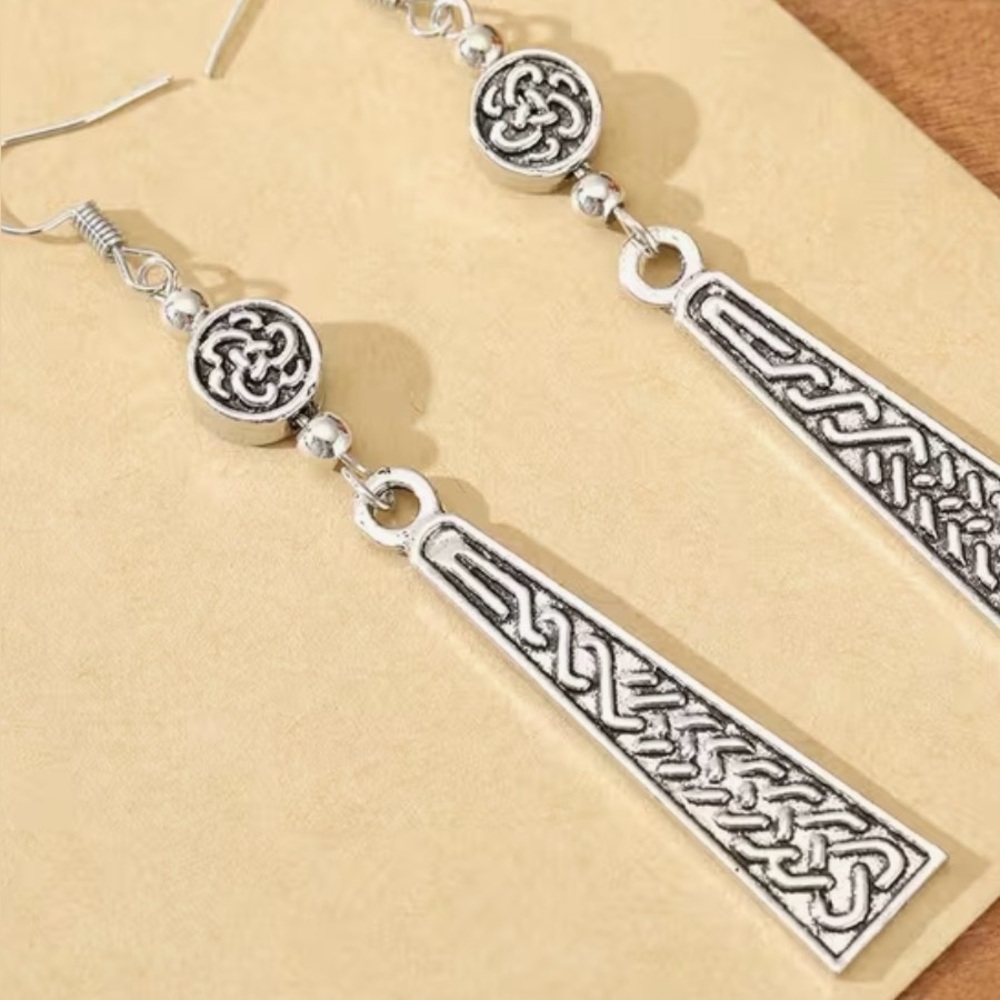 Celtic Dangle Earrings ✨ New